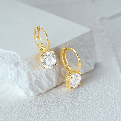 925 Sterling Gümüş 18K Altın Kaplama Solitaire Beyaz Kübik Zirkon Huggies Küpeler