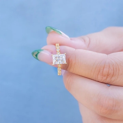 Vintage El Yapımı 18K Altın Baguette Kesilmiş Taş Nişan Yüzüğü Kadınlar İçin Vintage Tarzı