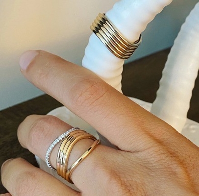 Elegant 18K altın döşenmiş düğün Nova Band kızlar için paslanmaz çelik yüzükler