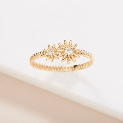 Moda Altın 925 Sterling Gümüş Daisy CZ Yüzük Kadın Elegansı Aksesuar