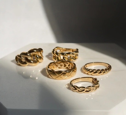Mükemmel Barok 14K Altın Eğimli Dönüş 925 Sterling Gümüş Kadın Yüzüğü Tarnish Free Mücevher