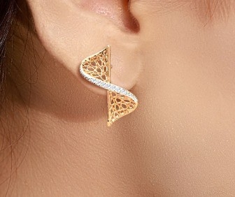 2024 Bileklik Set'i Pave Setting Teknolojisi ve Kübik Zirkonya Swerve Twist Stud'ları ile