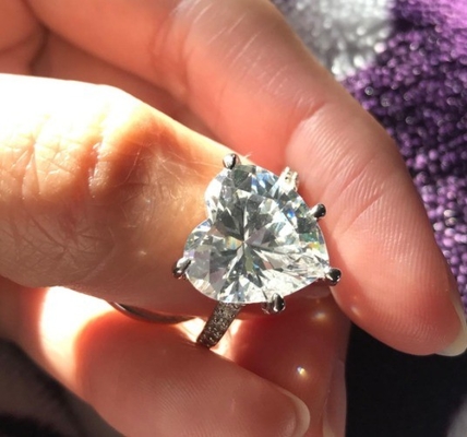 Micro Insert Inlay Teknolojisi Kalp Kesim CZ Taş 925 Sterling Gümüş Nişan Yüzükleri