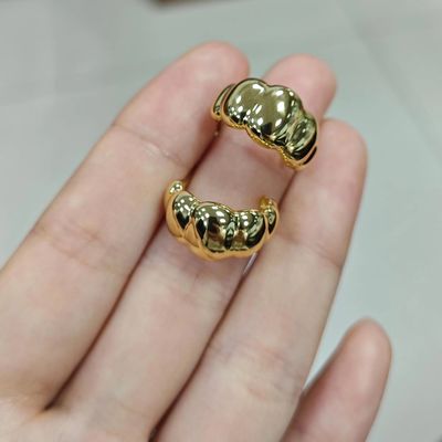 18K Gold Rhodium Plated Crescent Stud Bileklikleri ️ Elegant Dome Hoop Bileklikler Kadınlar için, Her Gün ve Parti için Mükemmel