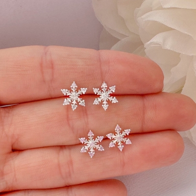 925 Sterling Gümüş Rodyum Kaplama CZ Kar tanesi Stud Kulaklık 2g