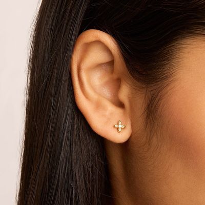 925 Ayar Gümüş Çiçek Küpe Günlük Kullanım İçin Küçük Boyut
