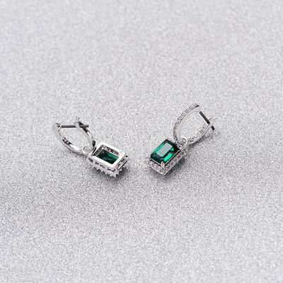 Yeşil CZ Elmas 925 Sterling Gümüş Klasik Lüks Halkalar Kadın Moda için