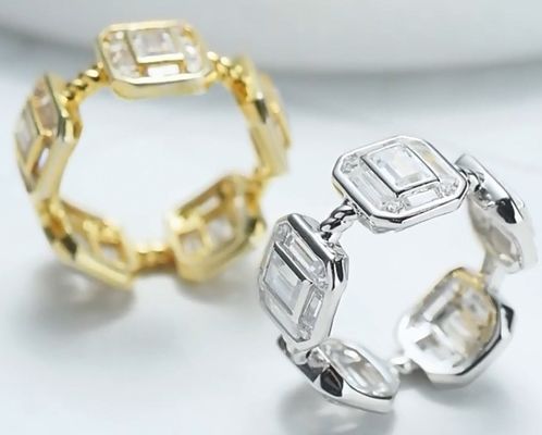 Zümrüt Beyaz CZ Kadınlar Sonsuzluk Bandı Baguette 18K Altın 925 Sterling Gümüş Yüzükler