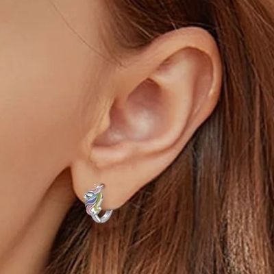 Rhodium kaplamalı tek boynuzlu renkli emaye sargılar Gençler için küpeler Moda mücevherleri