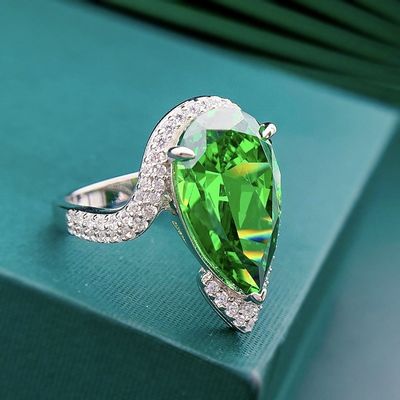Lüks Zümrüt CZ Elmas Yüzükler Gerçek 925 Sterling Gümüş Kadınlar için El Yapımı Mücevherler