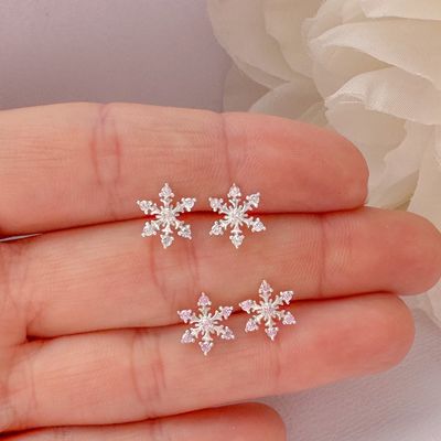 925 Sterling Gümüş Rodyum Kaplama CZ Kar tanesi Stud Kulaklık 2g